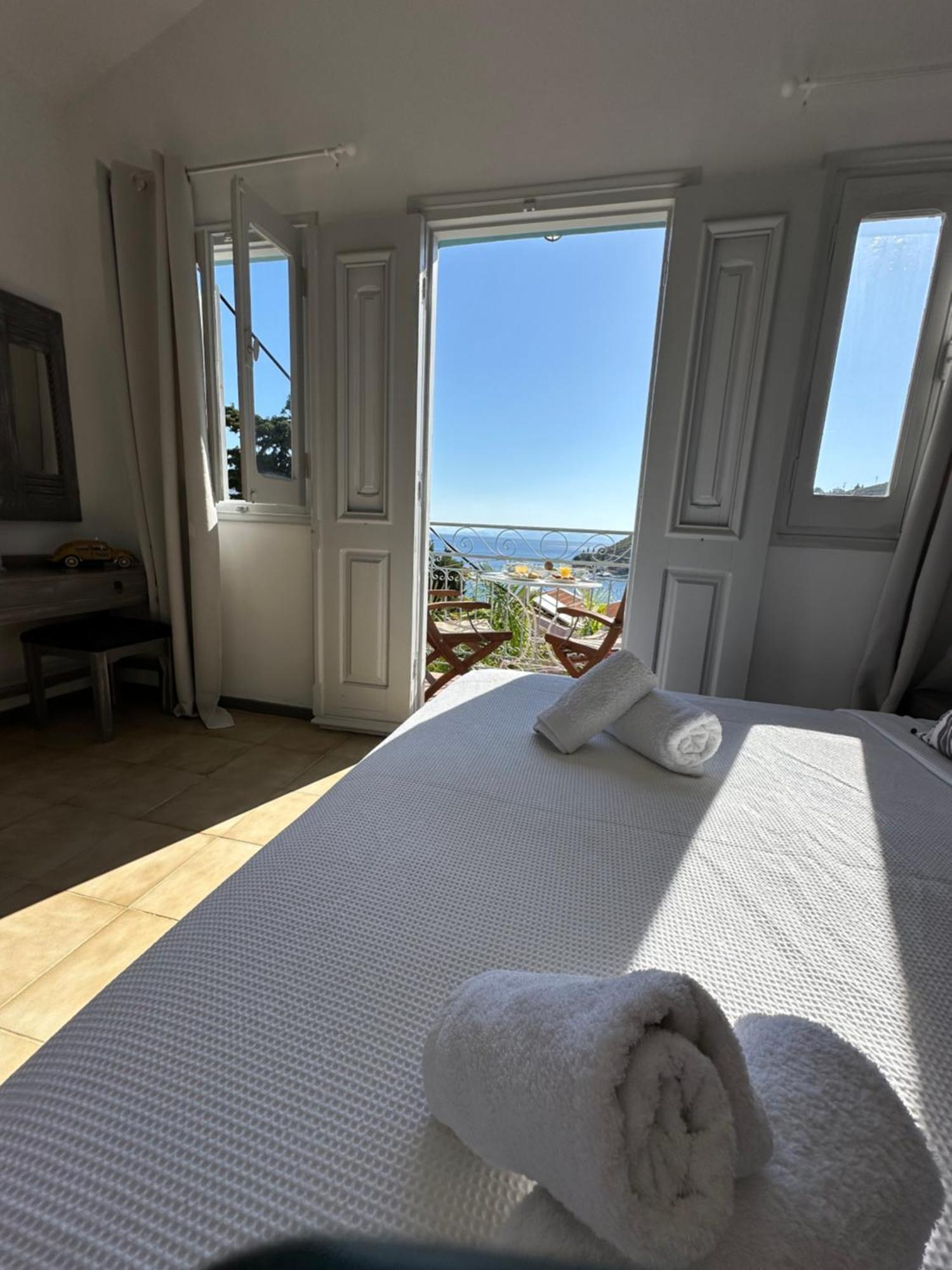 Niriides Hotel Apartments Sými Buitenkant foto